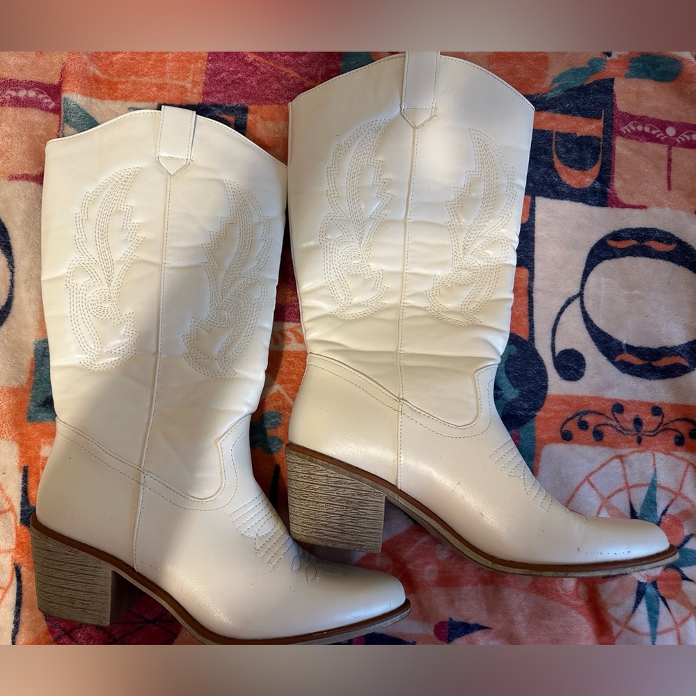 Pink Lily White Western Boots